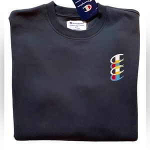 NWT Champion sweatshirt in grey rubber logo left relax fit men/women size M & L
